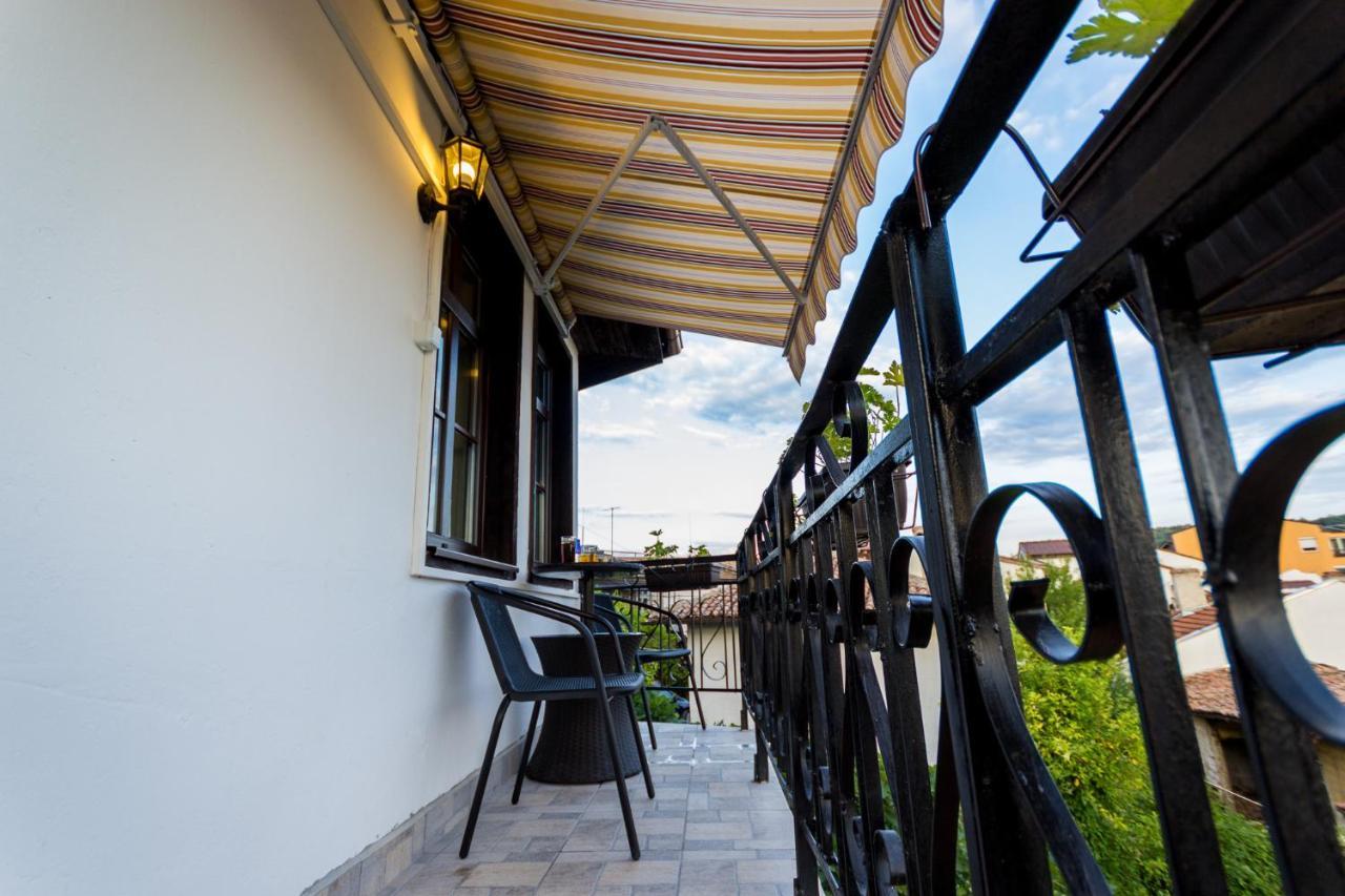 Apartment Zdravets, In The Heart Of The Old City Veliko Tarnovo Exterior foto