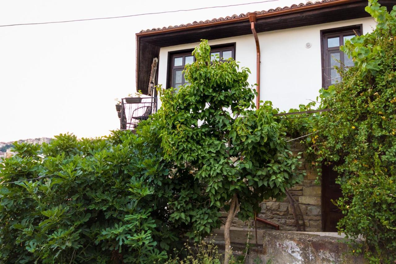 Apartment Zdravets, In The Heart Of The Old City Veliko Tarnovo Exterior foto