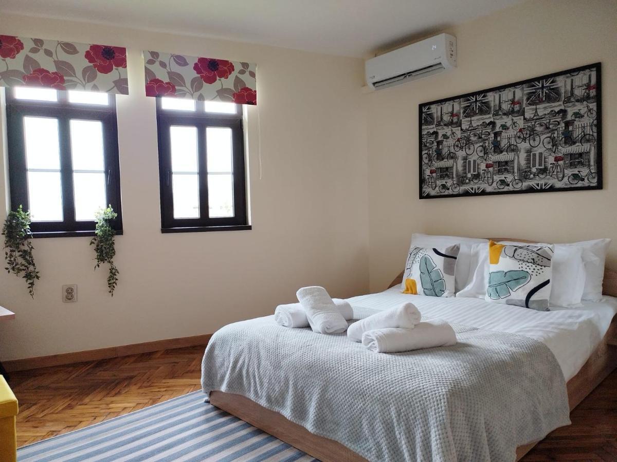 Apartment Zdravets, In The Heart Of The Old City Veliko Tarnovo Exterior foto